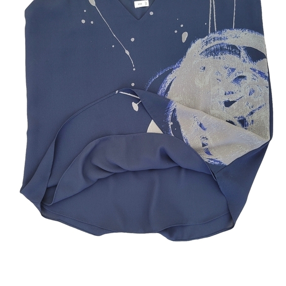 Aritzia Babaton Everly camisole navy blue abstract print XXS - Picture 6 of 12
